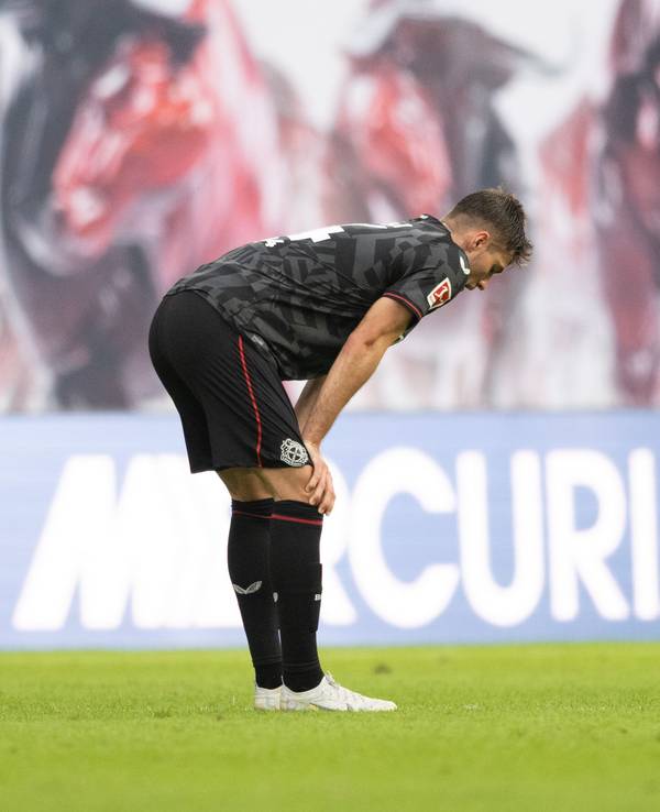 Leverkusens Patrik Schick reagiert nach dem Tor zum 2:0.