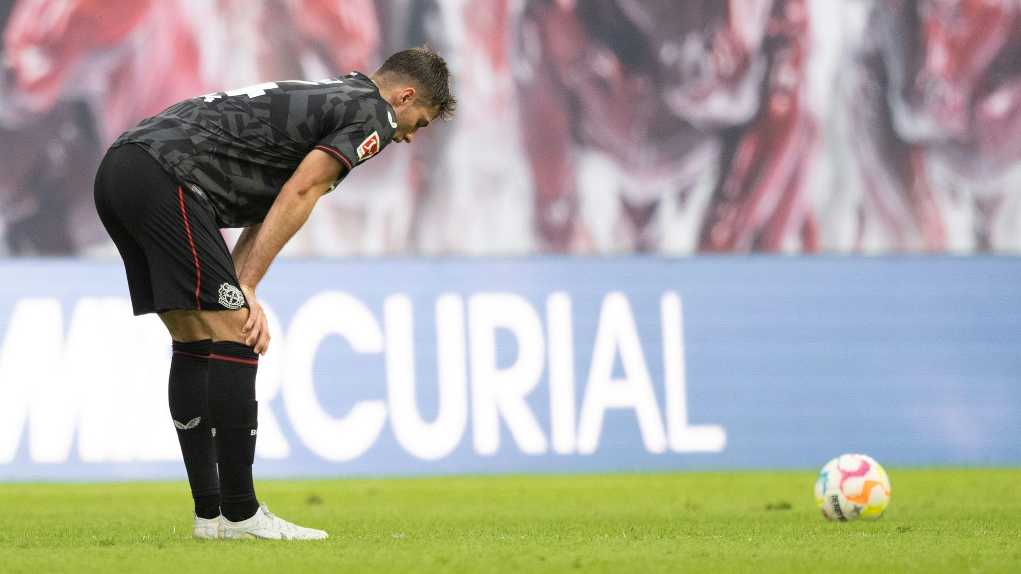 Leverkusens Patrik Schick reagiert nach dem Tor zum 2:0.