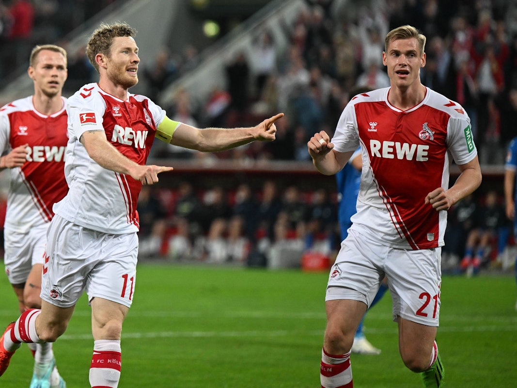 Florian Kainz (M.) beim Jubel mit Steffen Tigges (r.) und Ondrej Duda.