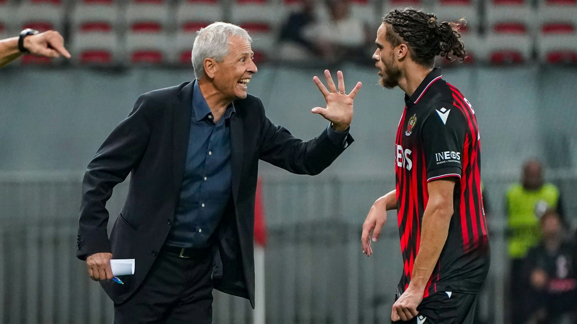 Lucien Favre und Billal Brahimi beim Conference-League-Sieg gegen Partizan Belgrad am 27. Oktober 2022