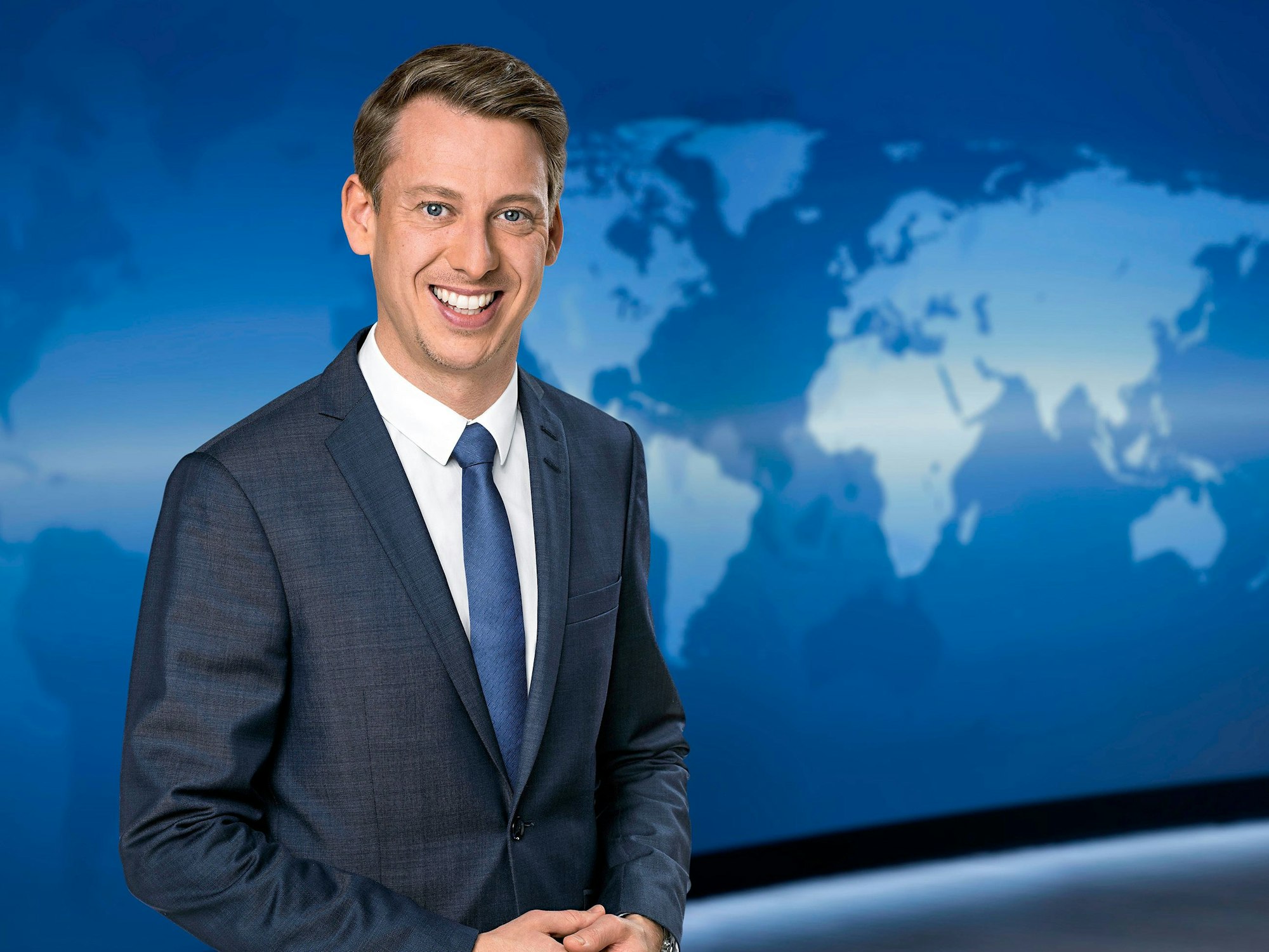 Sprecher Tagesschau
Andre Schünke; Nachrichtensprecher bei ARD-aktuell im Studio.