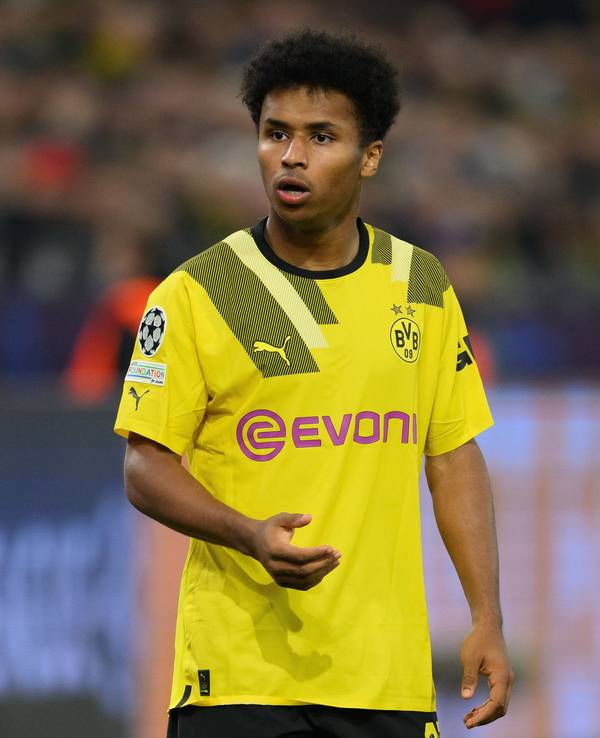 BVB-Star Karim Adeyemi guckt empört.