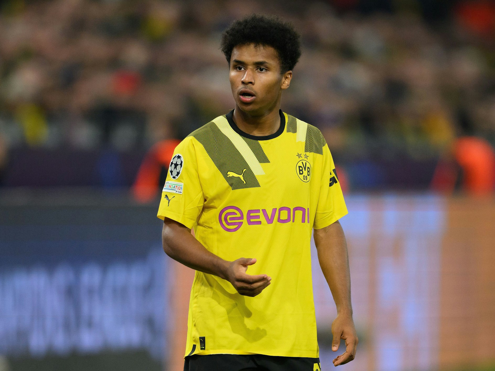 BVB-Star Karim Adeyemi guckt empört.