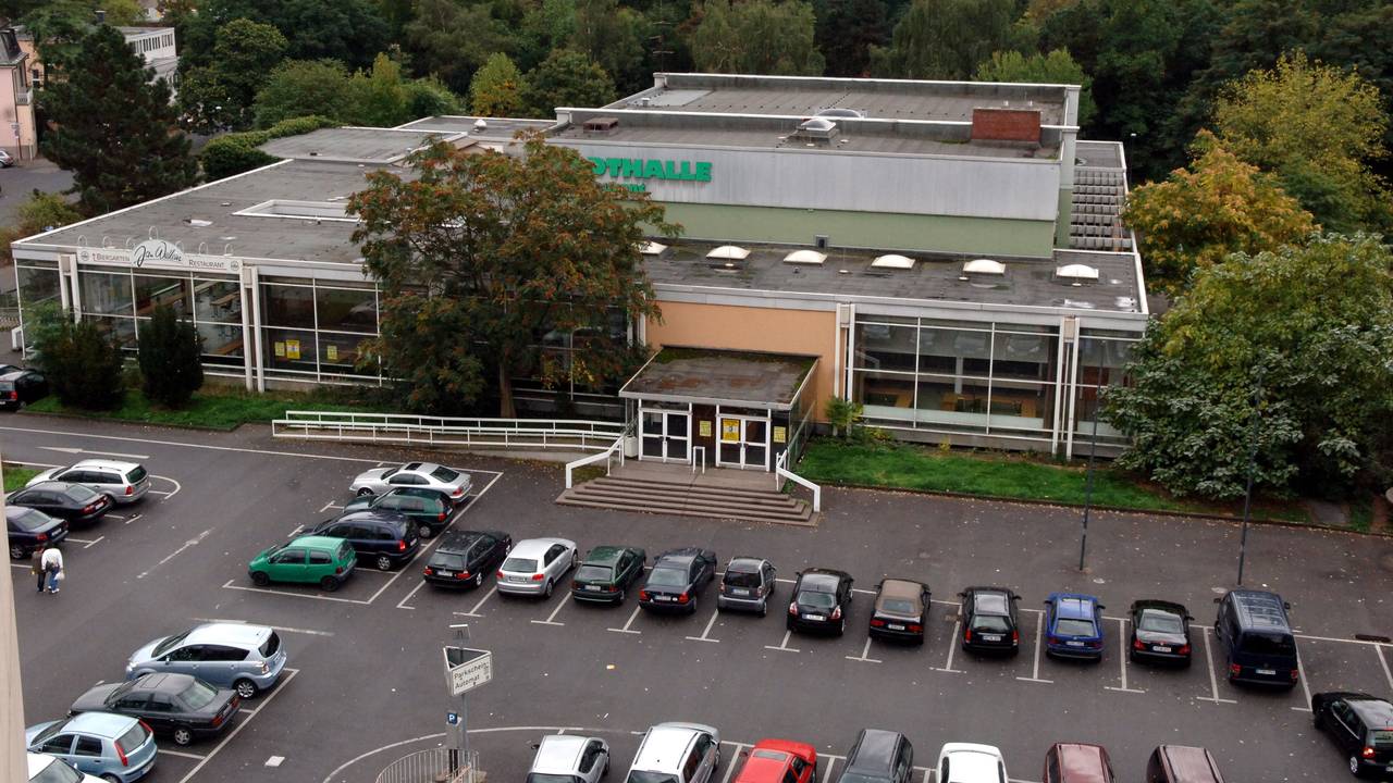 Blick auf die Stadthalle in Köln-Mülheim.