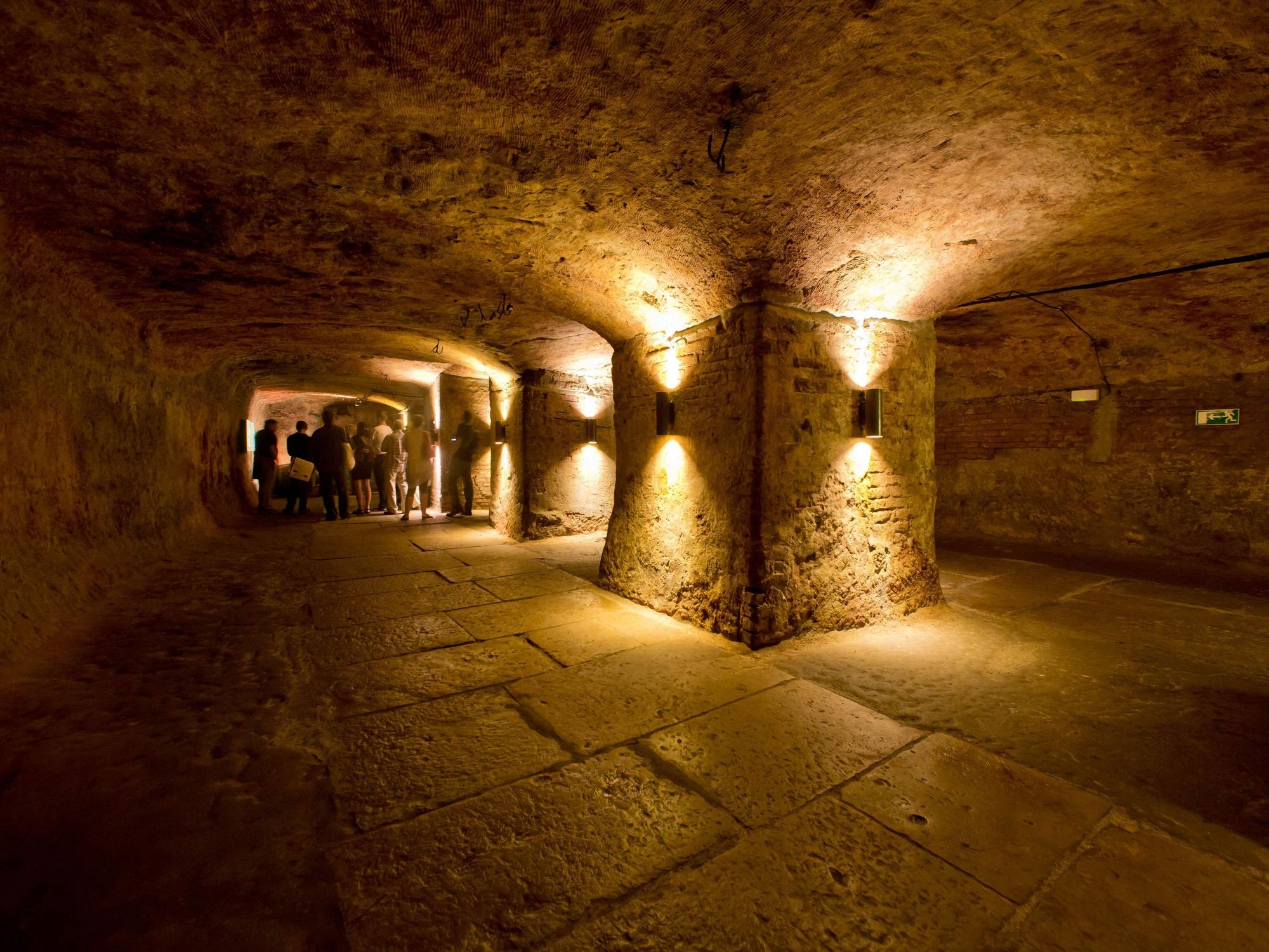 Ein Labyrinth unterhalb der Nürnberger Altstat: die historischen Felsengänge.