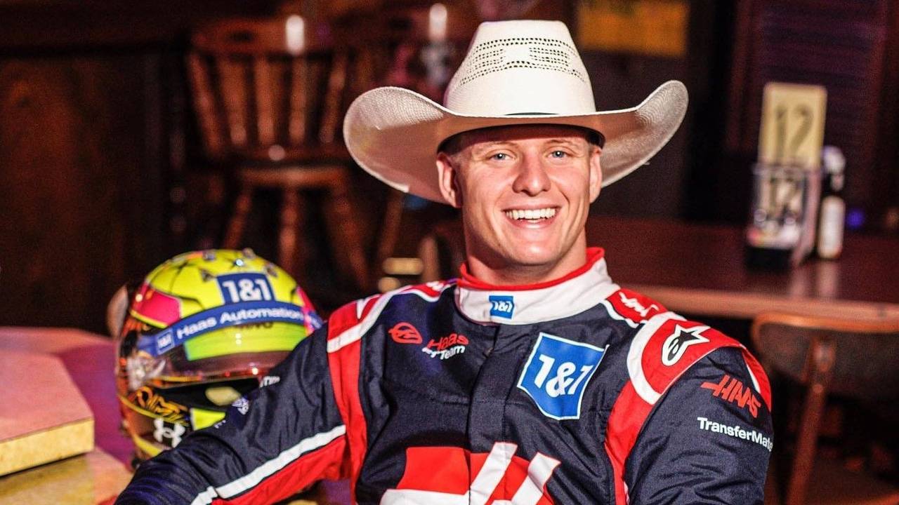 Mick Schumacher postete vor dem US-Rennen in Austin dieses Foto mit Cowboyhut.