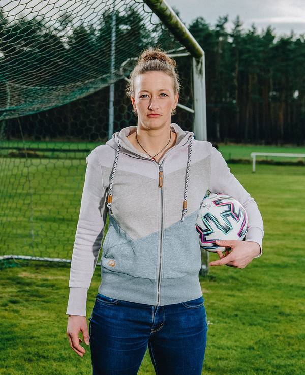 ARD Expertin im Sportschau-Studio. Almuth Schult (31) gewann mit der deutschen Fußballnationalmannschaft 2013 den Europameistertitel und 2016 die Goldmedaille bei den Olympischen Spielen in Rio de Janeiro.