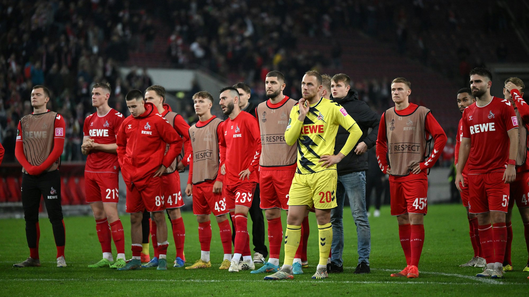 Eine enttäuschte Kölner Mannschaft