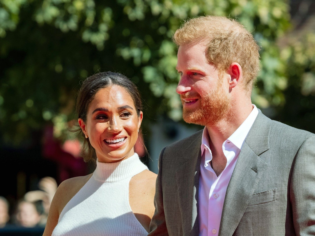 Der britische Prinz Harry und seine Frau Meghan in Düsseldorf.
