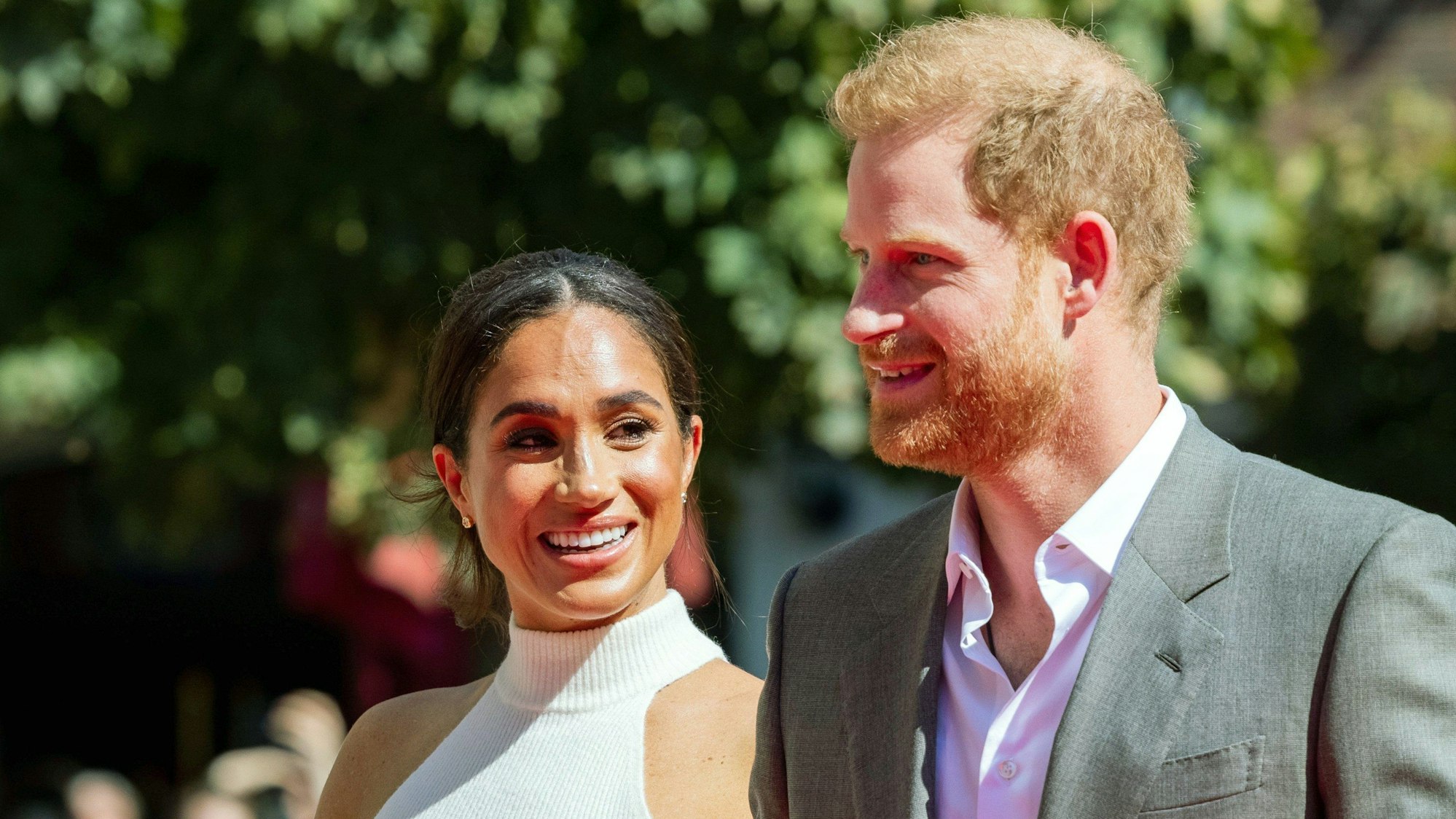 Der britische Prinz Harry und seine Frau Meghan in Düsseldorf.