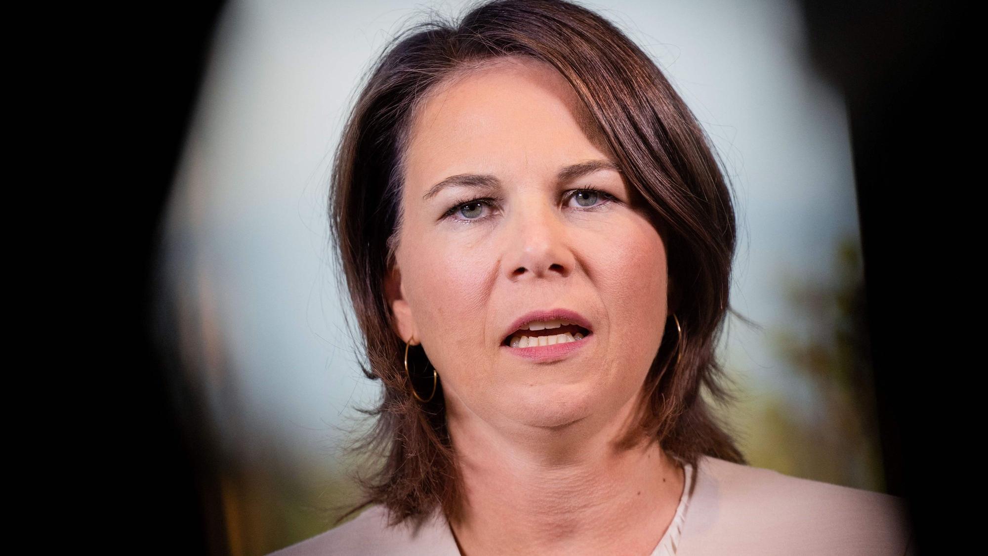 Annalena Baerbock spricht bei dem G7-Treffen in Münster.