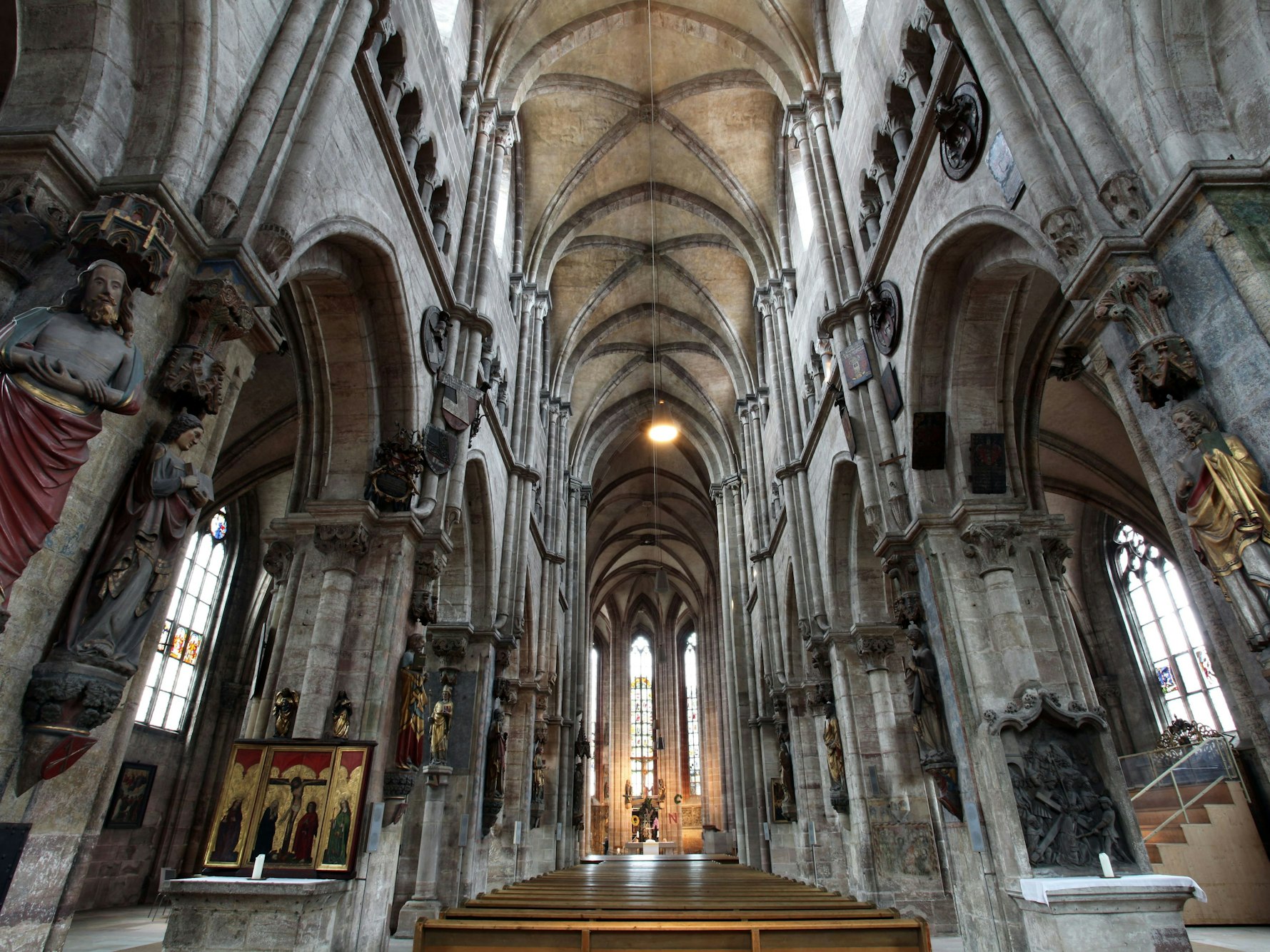 Die Kirche St. Sebald hat eine reiche gotische Ausstattung.