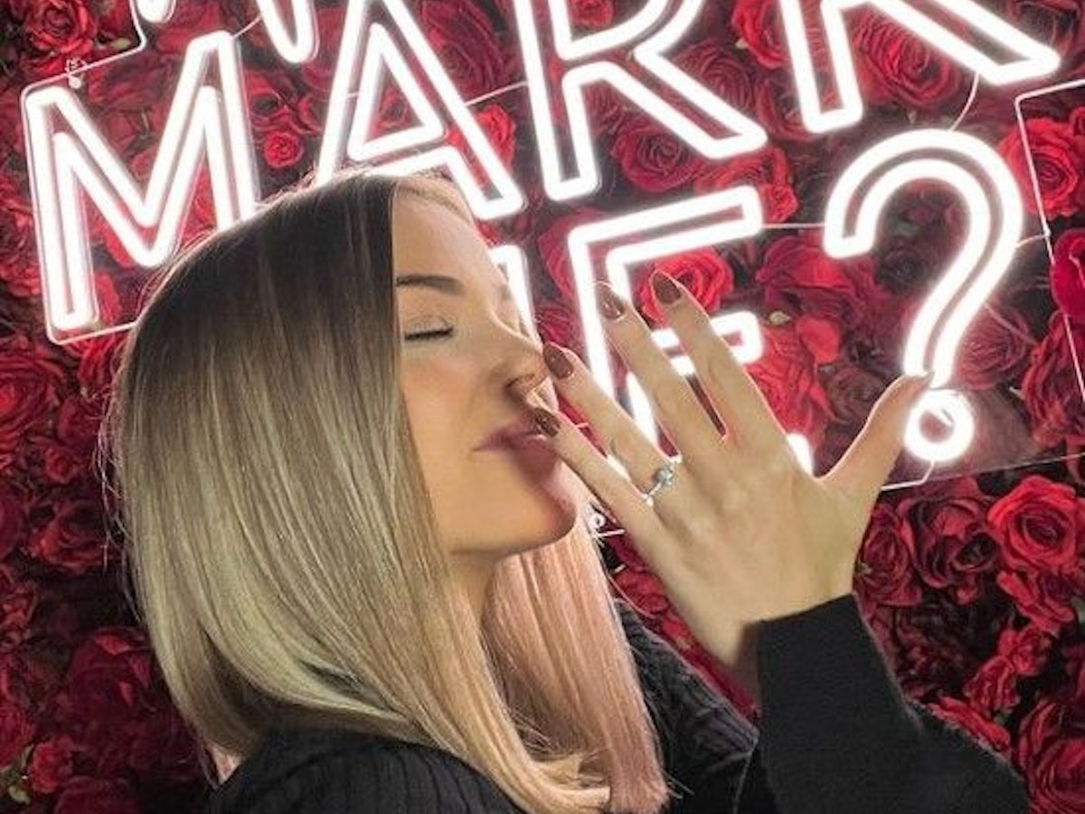 Laura Maria Rypa, hier auf einem Instagram-Selfie vom 31. Oktober, ist frisch mit Popsänger Pietro Lombardi verlobt. Zusammen erwarten die beiden ein Kind.