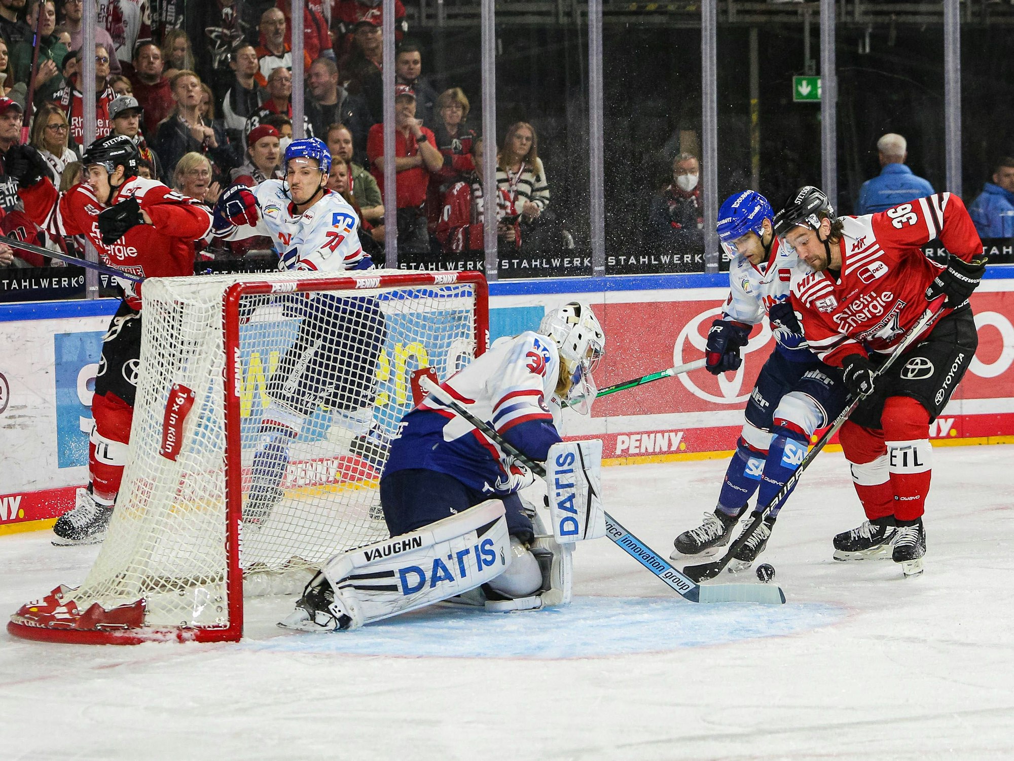 Lanxess Arena in Köln v.l.n.r.: Louis-Marc Aubry, Borna Rendulic, Arno Tiefensee, Arkadiusz Dziambor und Andreas Thuresson.