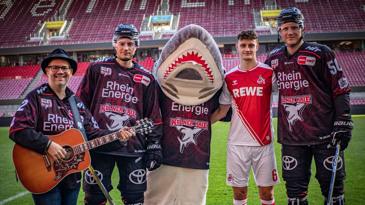 Führung im Kölner Stadion: Björn Heuser, Maxi Kammerer, Sharky, Eric Martel und Alex Oblinger (v.l)