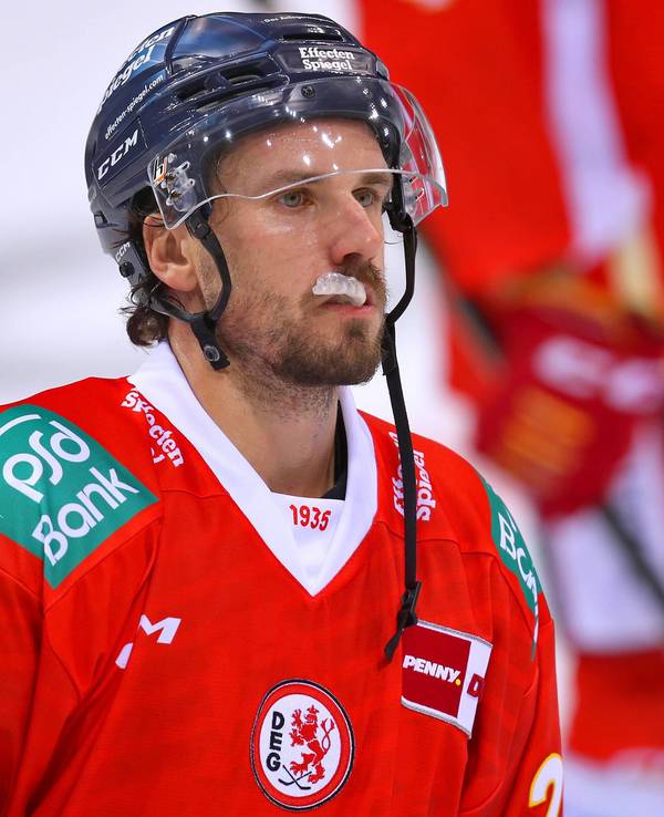 Eishockey-Profi Brendan O'Donnell im Trikot der DEG.