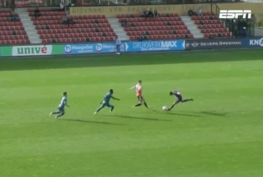 Torwart-Fehler bei Feyernoord Rotterdam und ADO Den Haag.
