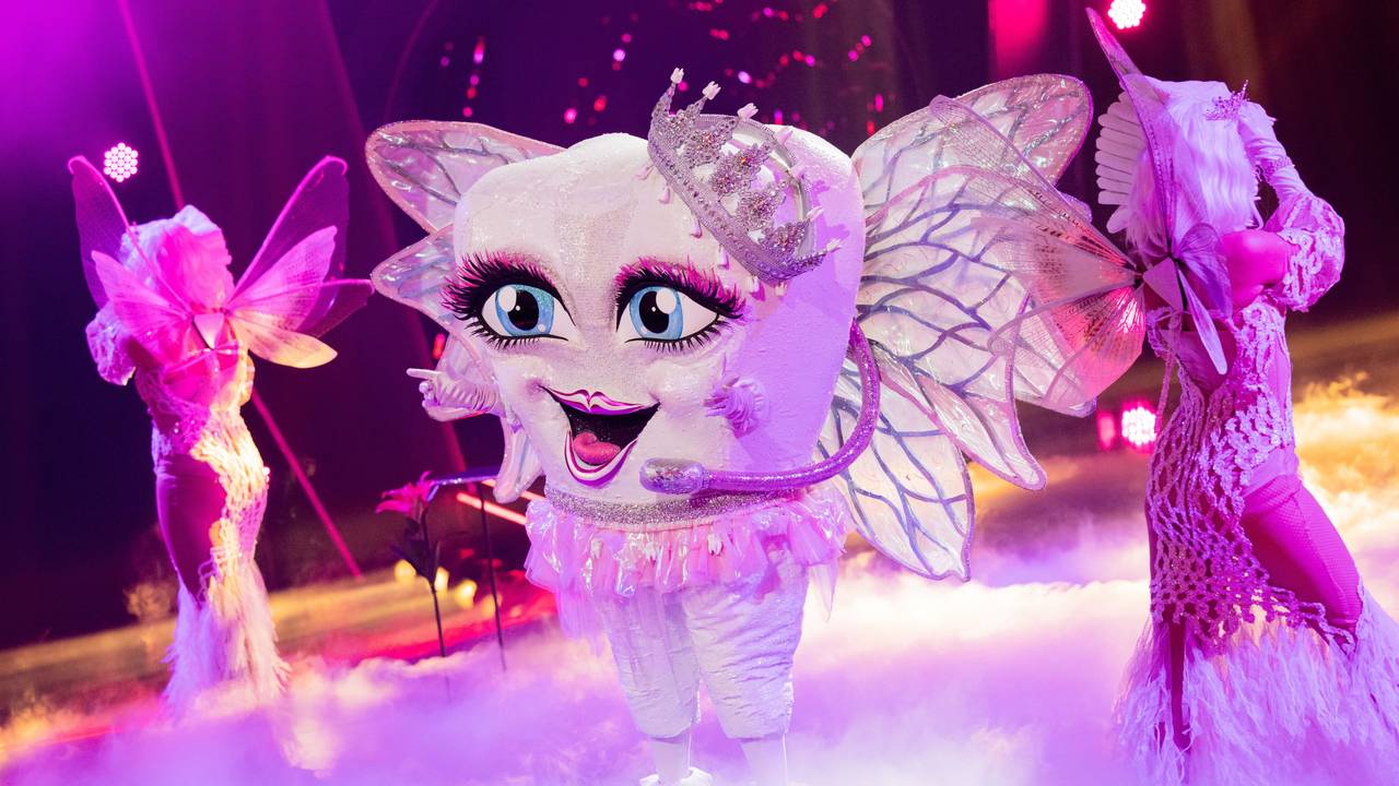Die „Zahnfee“ steht im großen Finale von „The Masked Singer“ auf der Bühne.