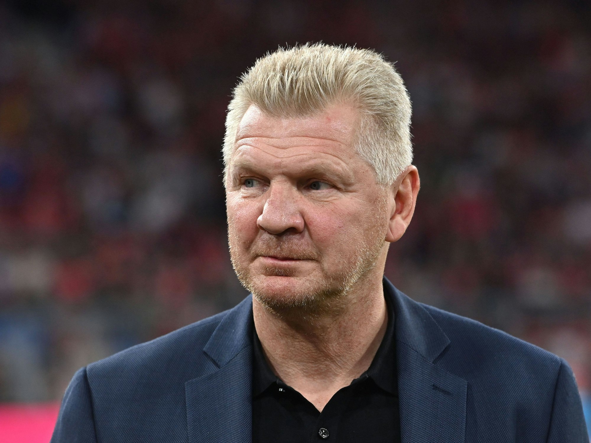 Stefan Effenberg in seiner Rolle als Botschafter des FC Bayern München beim Heimspiel gegen den SC Freiburg am 16. Oktober 2022.