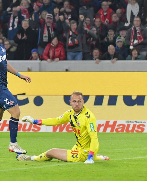 Freiburgs Joeng trifft zur 1:0-Führung und lässt FC-Keeper Marvin Schwäbe keine Chance (6. November 2022).
