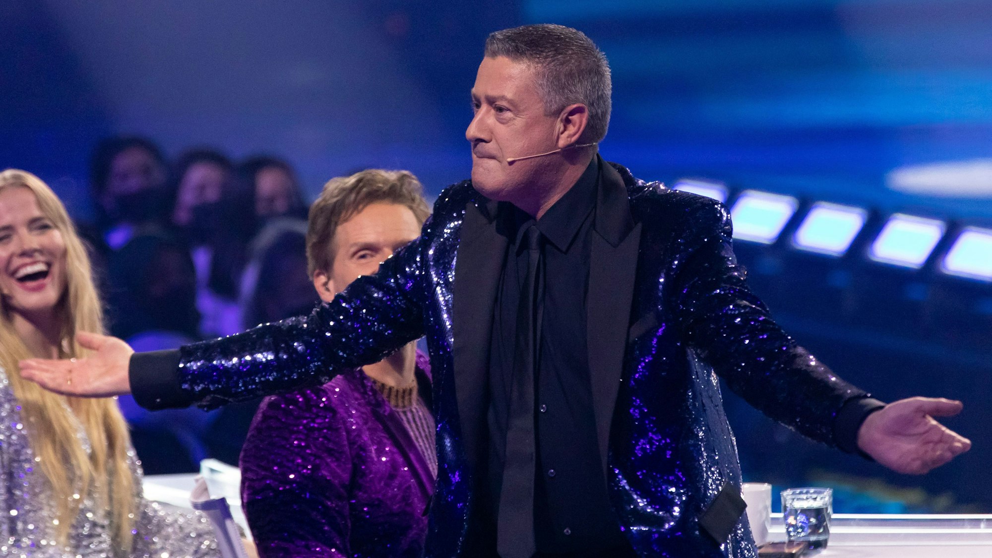 Joachim Llambi (hier im Mai 2022 beim DSDS-Finale) spielt gerne mit dem Publikum.