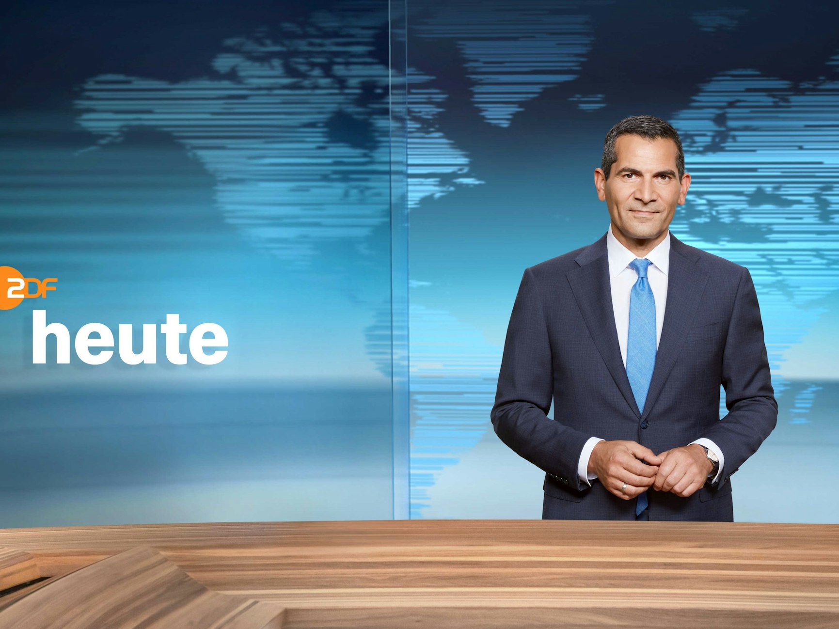 Die ZDF-Montage zeigt ZDF-Moderator Mitri Sirin im Studio der 19-Uhr-«heute»-Sendung.