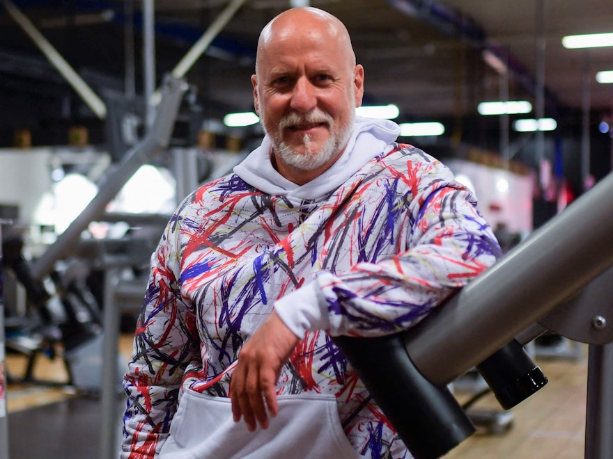 Rainer Schaller posiert auf einem Foto in einem Studio seiner Fitness-Kette McFit. Beim Absturz eines Kleinflugzeugs kam er im Oktober ums Leben.