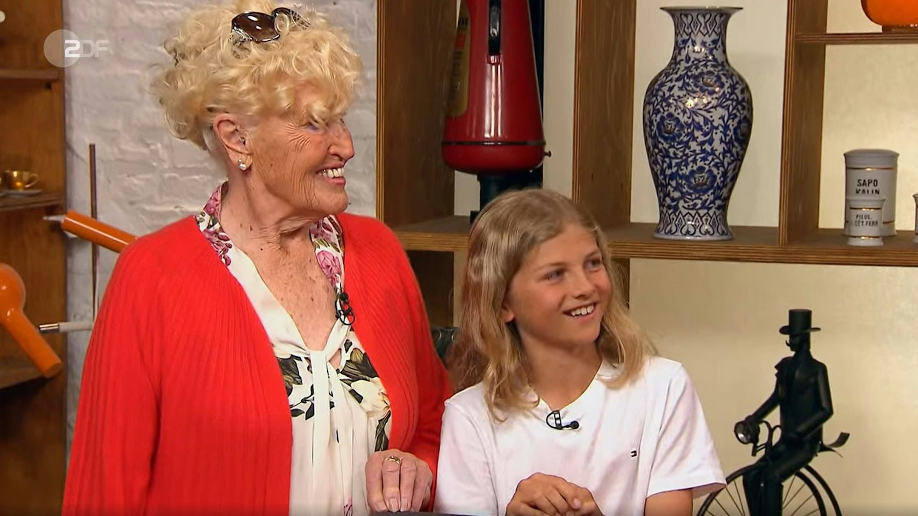 Leonard Giess und Elisabeth Hornstein in der „Bares für Rares“-Folge vom Dienstag (8. November 2022).