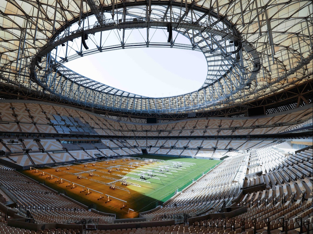 Eine Innenansicht vom Stadion "Lusail Iconic Stadium" in Lusail bei Doha, aufgenommen während eines Medienrundgangs.