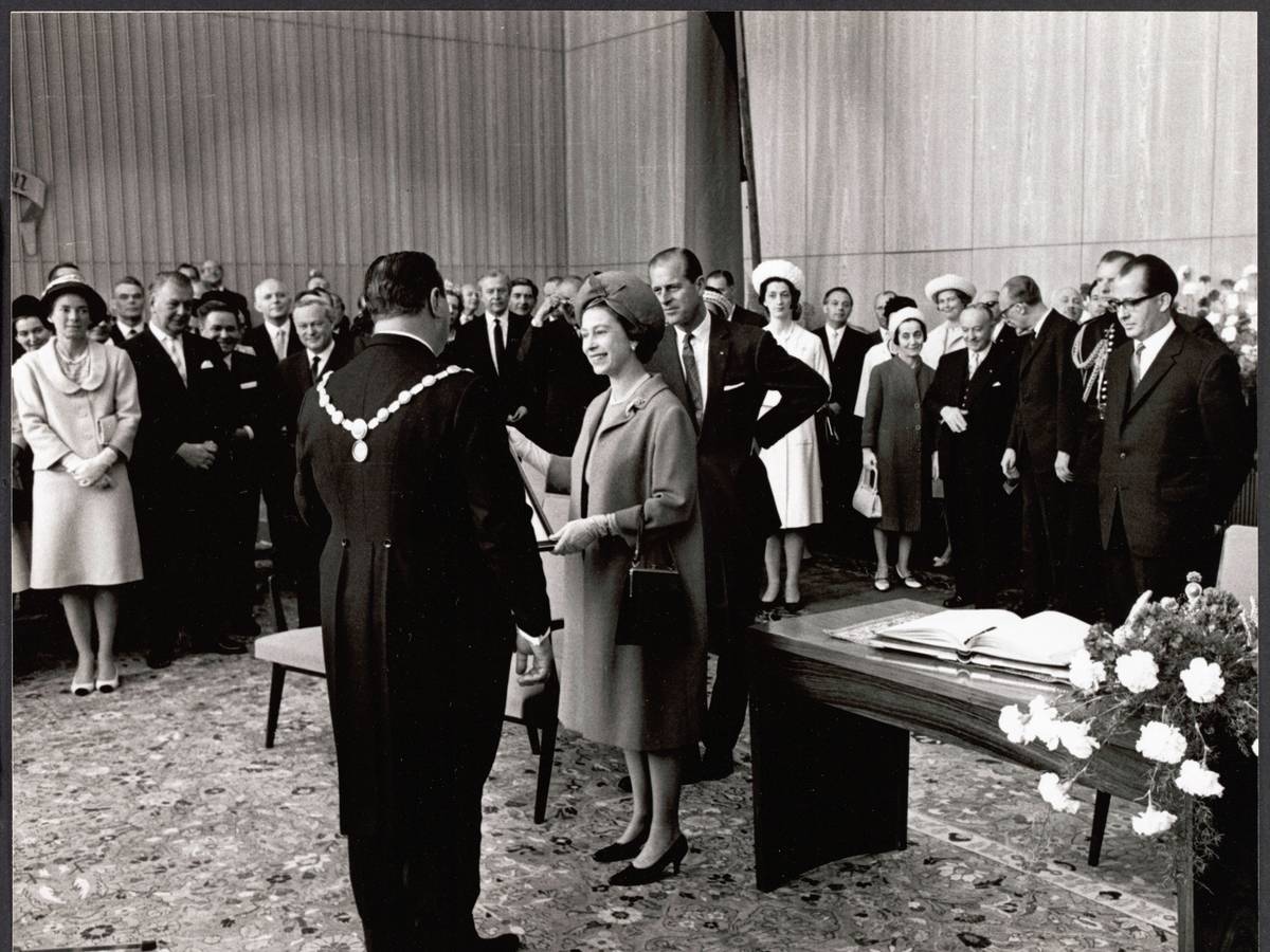 Für die Queen und Prinz Philip rollte Köln 1965 den XXL-Teppich aus.