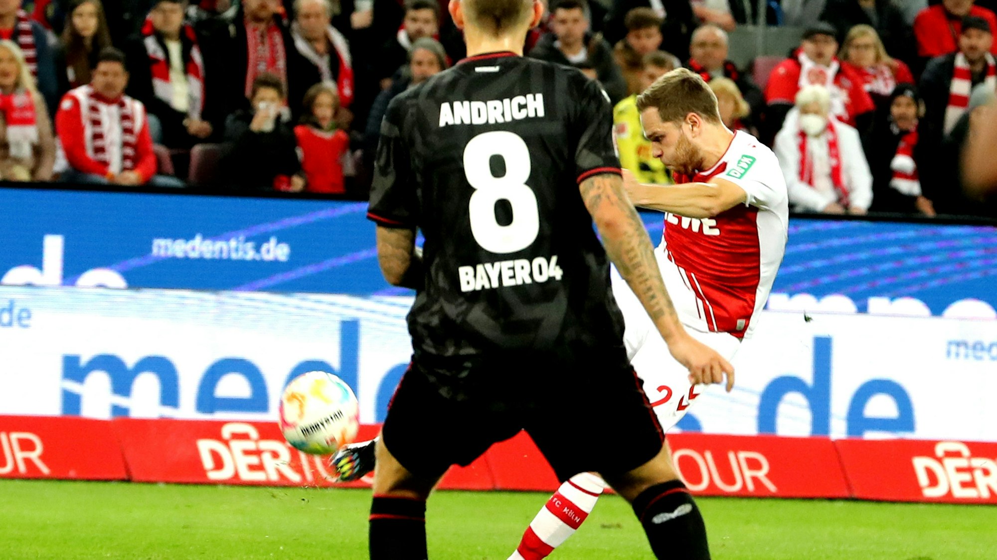 Perfekt getroffen: Benno Schmitz erzielte am Mittwoch (9. November 2022) gegen Bayer Leverkusen sein erstes Tor für den 1. FC Köln.