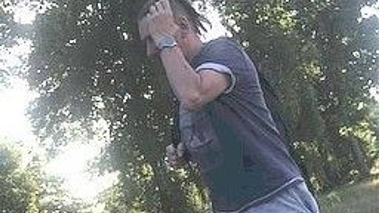 Ein Mann soll sich vor einer Frau samt ihrer Tochter auf einem Rastplatz bei Recklinghausen befriedigt haben.