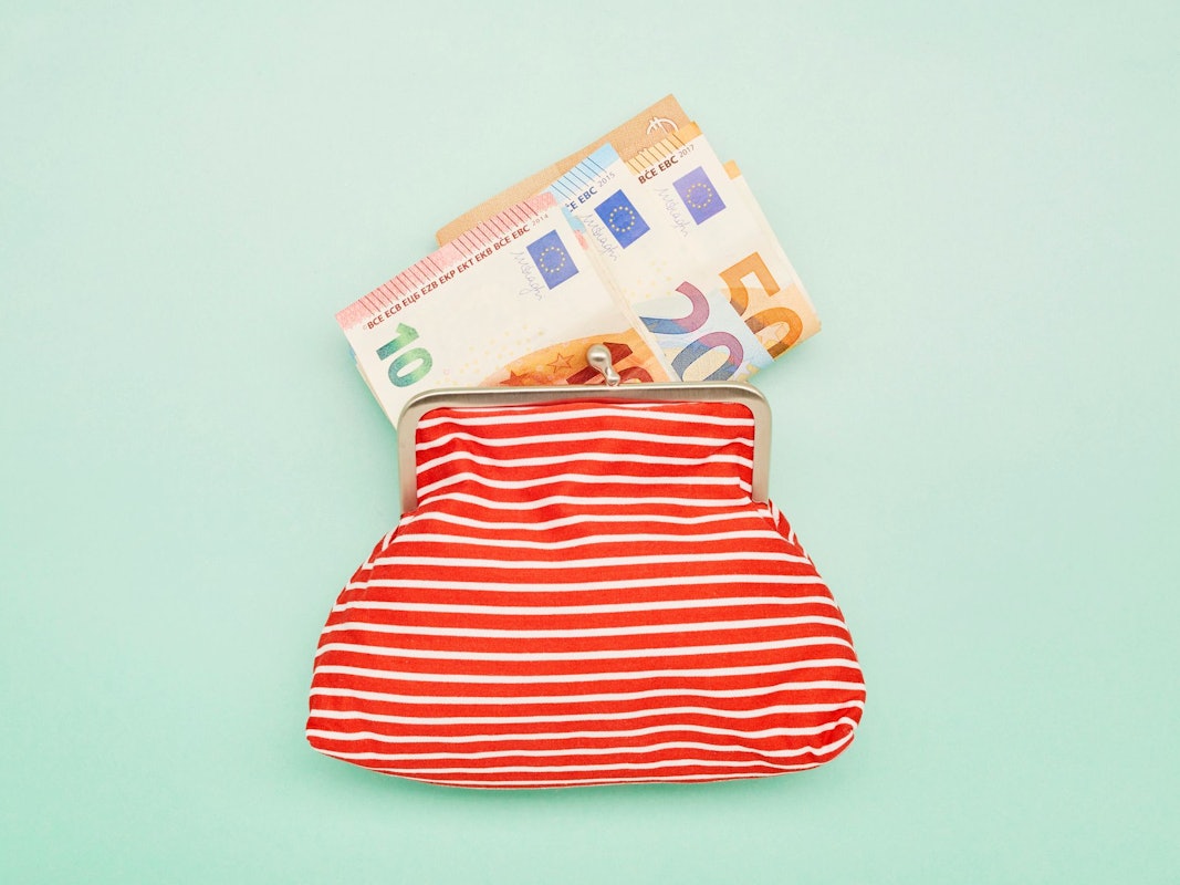 Geldbörse mit Geldscheinen