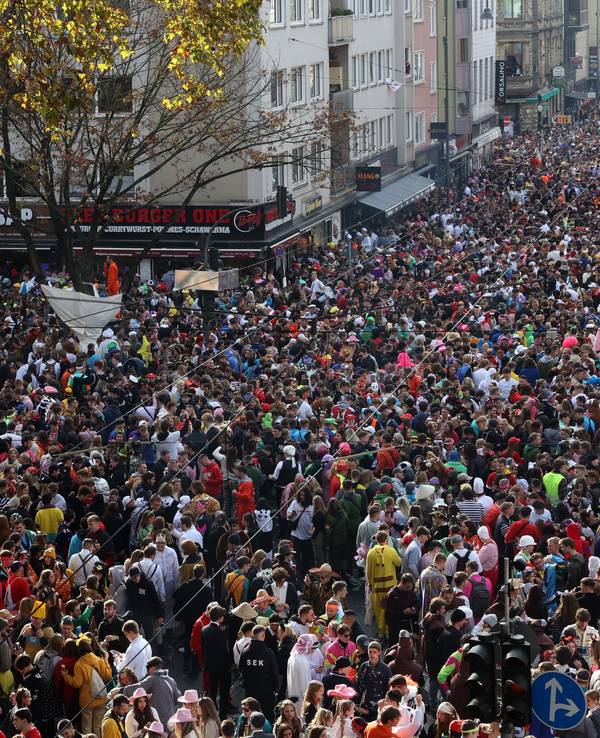 Blick auf die Zülpicher Straße am 11.11.