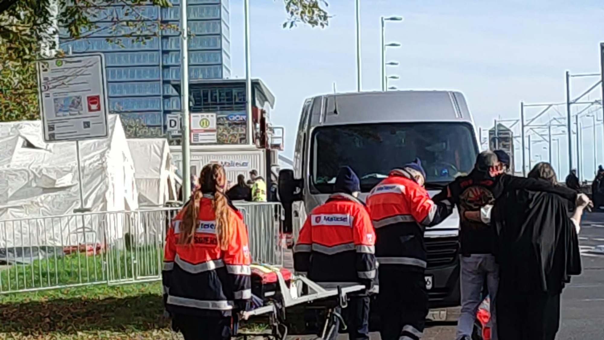 Vom Heumarkt müssen Betrunkene schon gegen Mittag am 11.11. abtransportiert werden.
