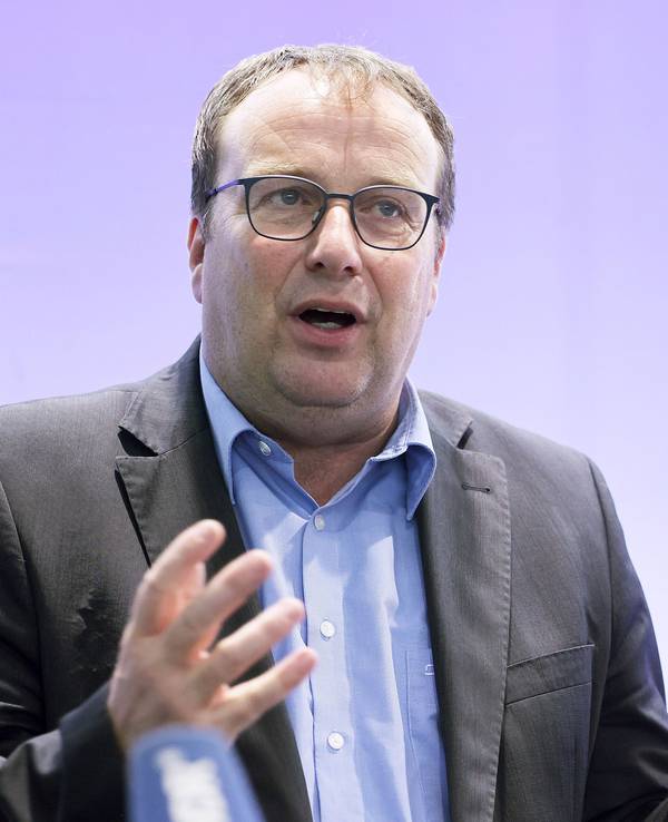 Oliver Krischer (Grüne), Umweltminister in Nordrhein-Westfalen (hier im August 2022 in Duisburg), warnt eindringlich davor, auf Kosten der eigenen Gesundheit Energie zu sparen. Sein Ministerium warnt vor drei fatalen Fehlern.picture alliance/dpa