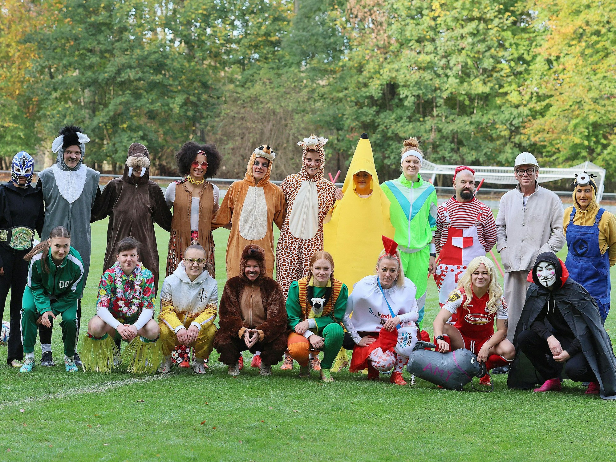 Markus Rejek beim Karnevals-Training der FC-Frauen.
