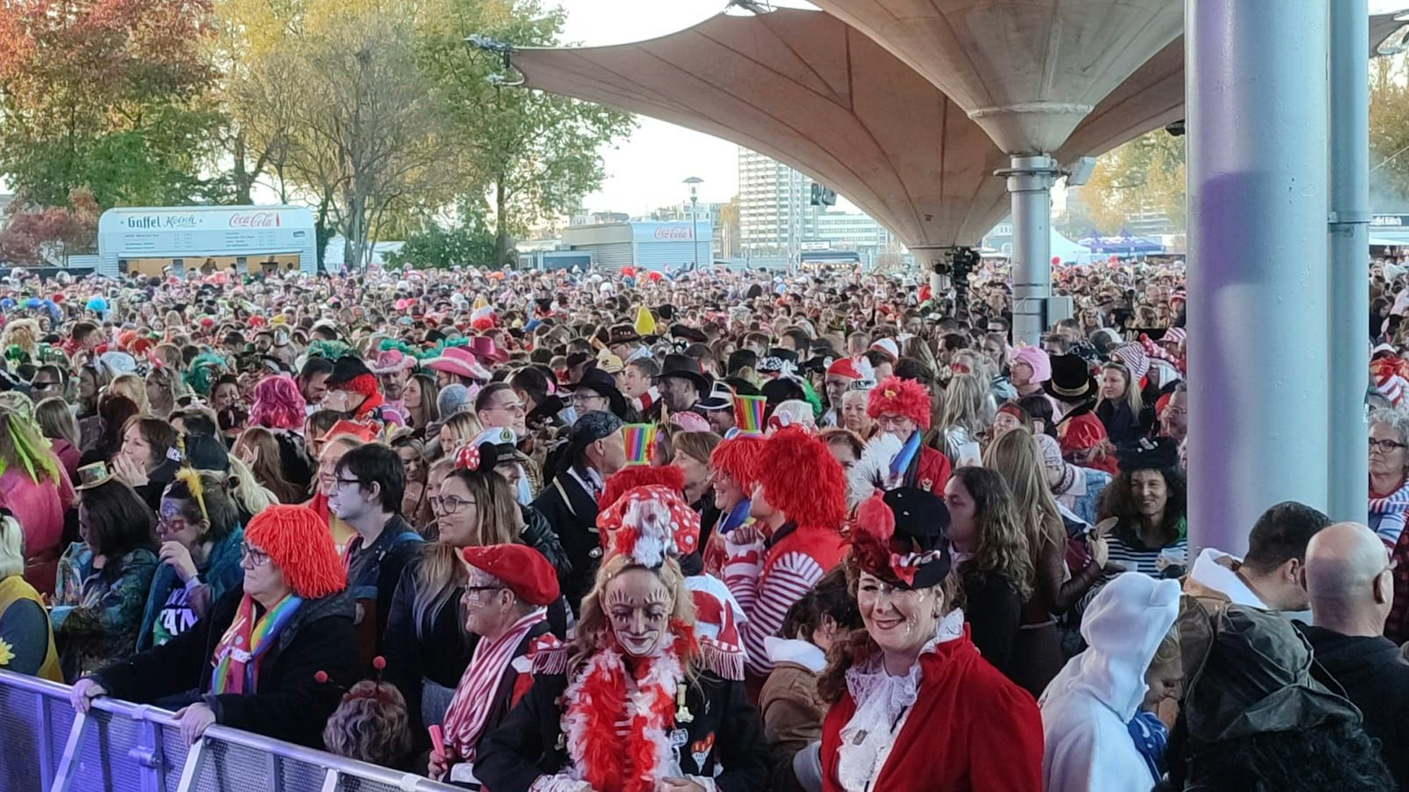 Sessionsauftakt im Kölner Tanzbrunnen.