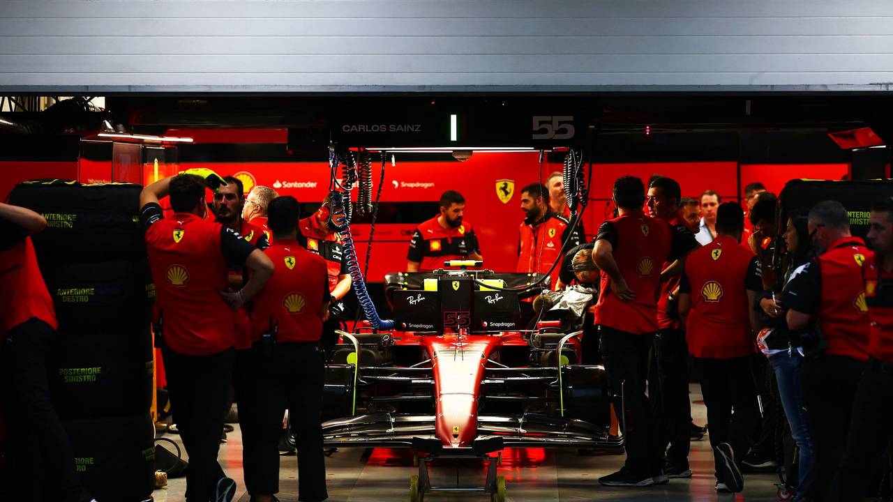 Carlos Sainz mit dem Ferrari im Autodromo Jose Carlos Pace