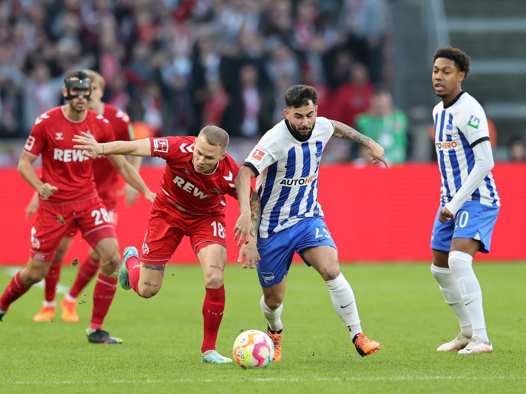 Ondrej Duda im Duell mit Herthas Marco Richter am Samstag (12. November 2022)