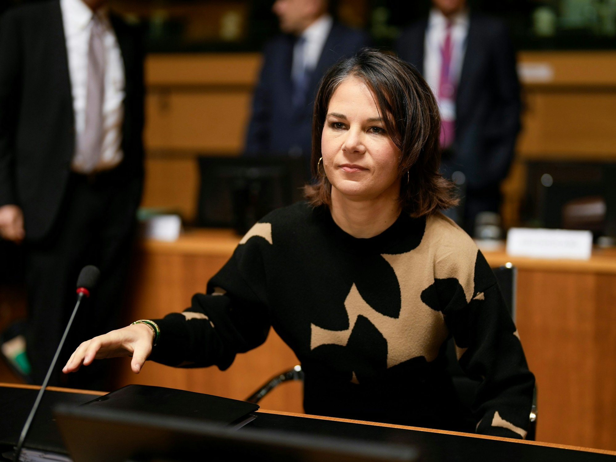 Annalena Baerbock (Bündnis 90/Die Grünen), Außenministerin, nimmt Mitte Oktober an einem Treffen der EU-Außenminister im EU-Ratsgebäude teil.