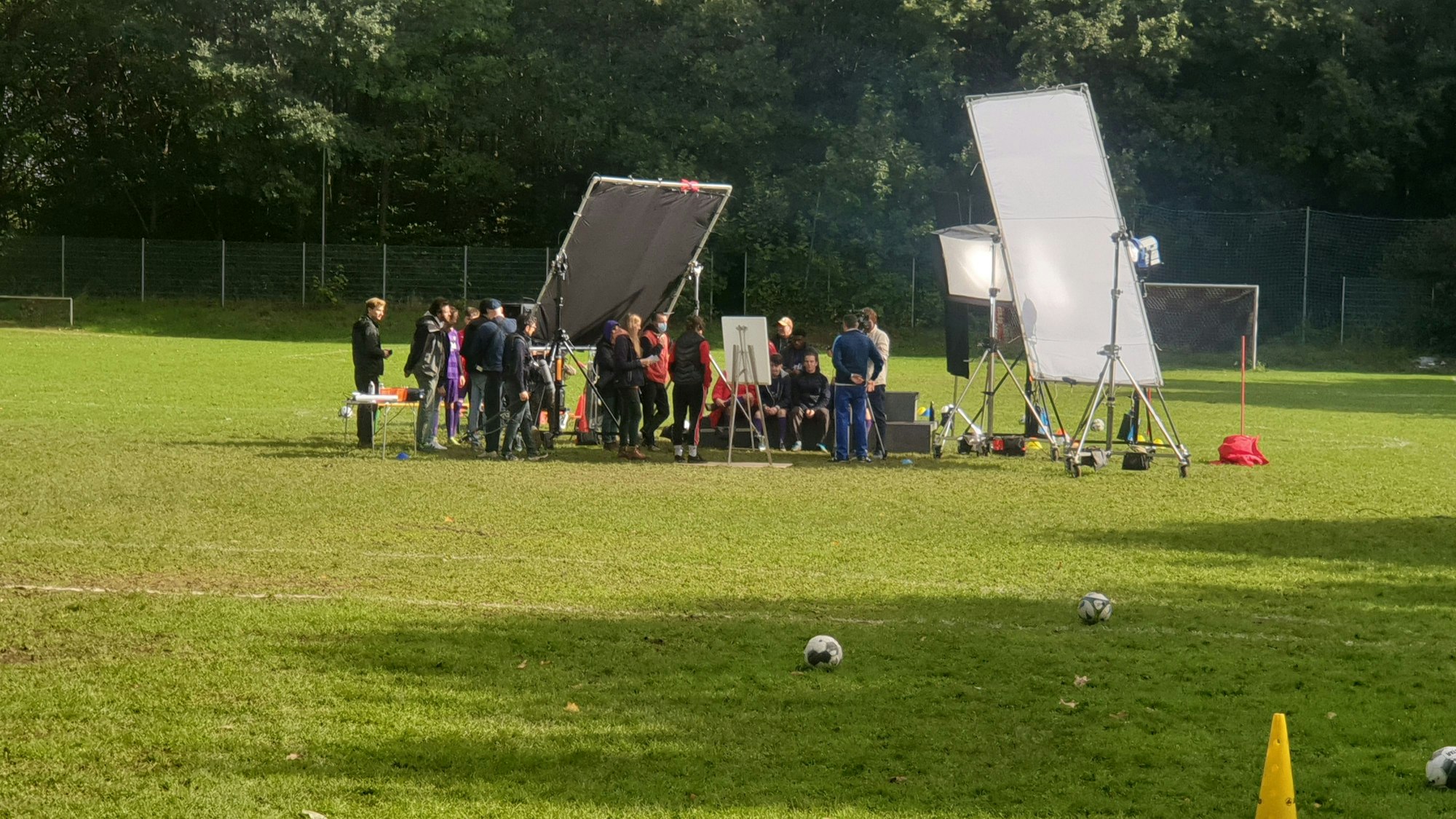 Im Rahmen einer Doku zur WM 2022 in Katar wurde auch beim TuS Langel in Köln gedreht.