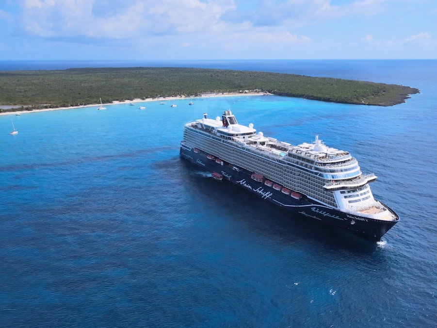 Die „Mein Schiff 2“ von Tui Cruises fährt im November 2021 in die Karibik.