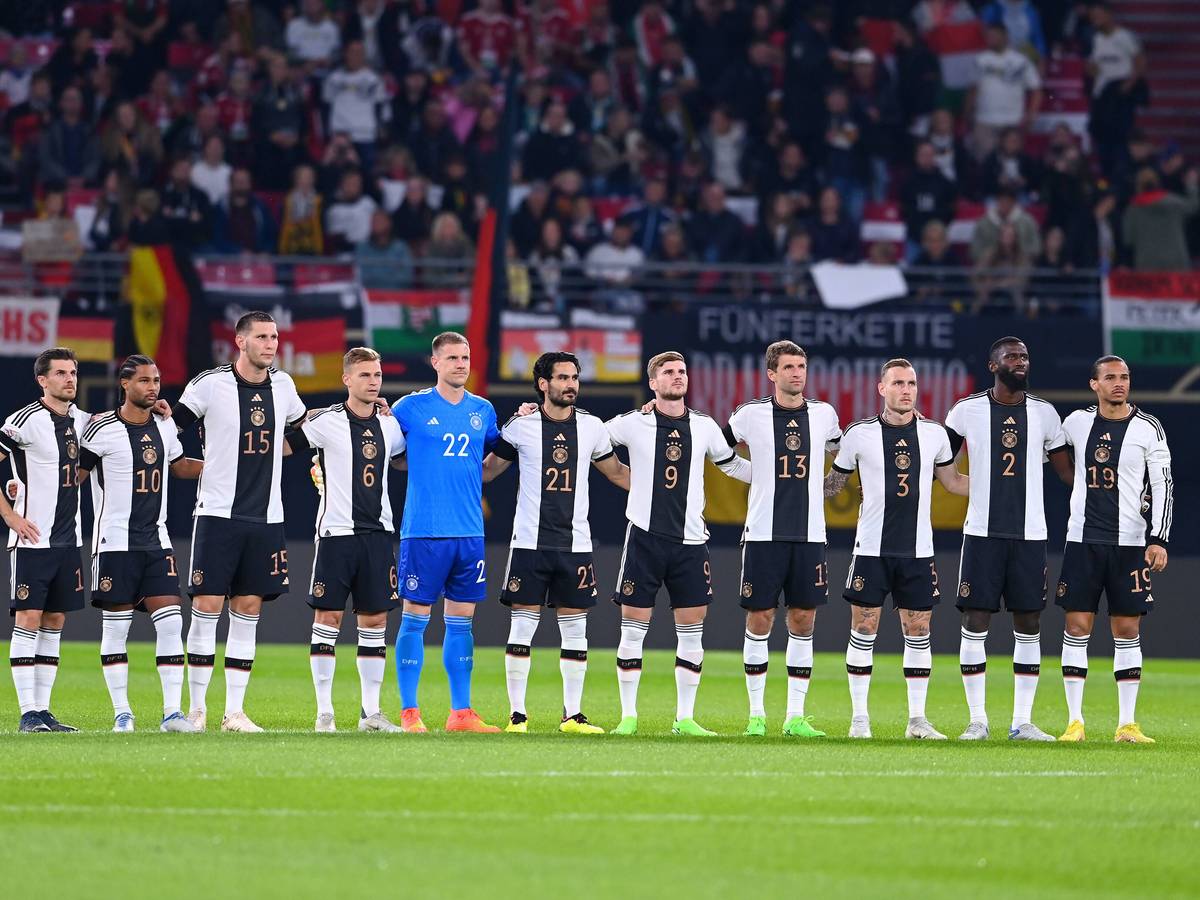 Das Team der Deutschen Nationalmannschaft vor dem Nations-League-Spiel gegen Ungarn am 23. September 2022.