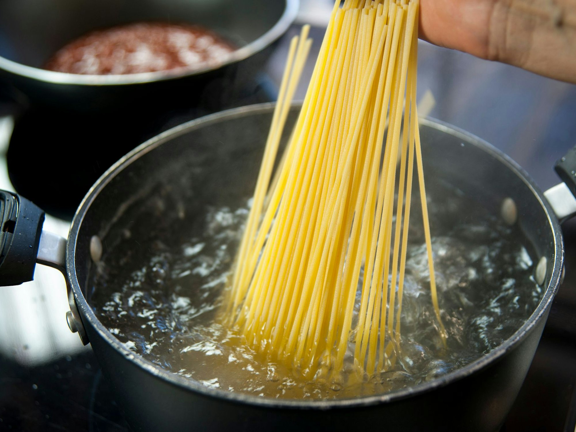 Nudelwasser: Einfache Tipps zur sinnvollen Weiterverwendung.