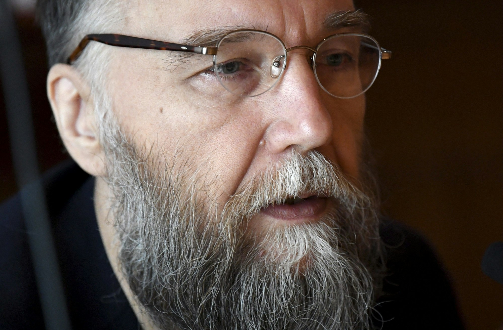 Der russische Ideologe Alexander Dugin hält einen Vortrag in Helsinki.