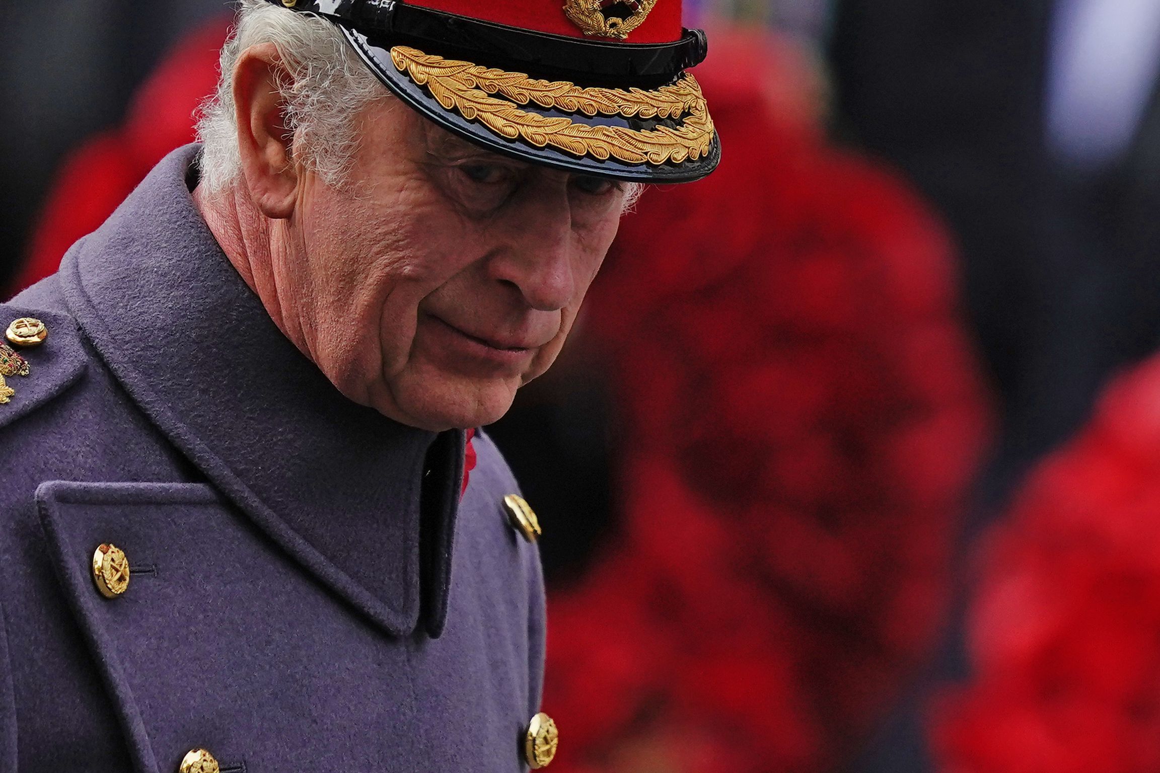 König Charles III. während des Gedenkgottesdienstes zum Volkstrauertag am Kenotaph.
