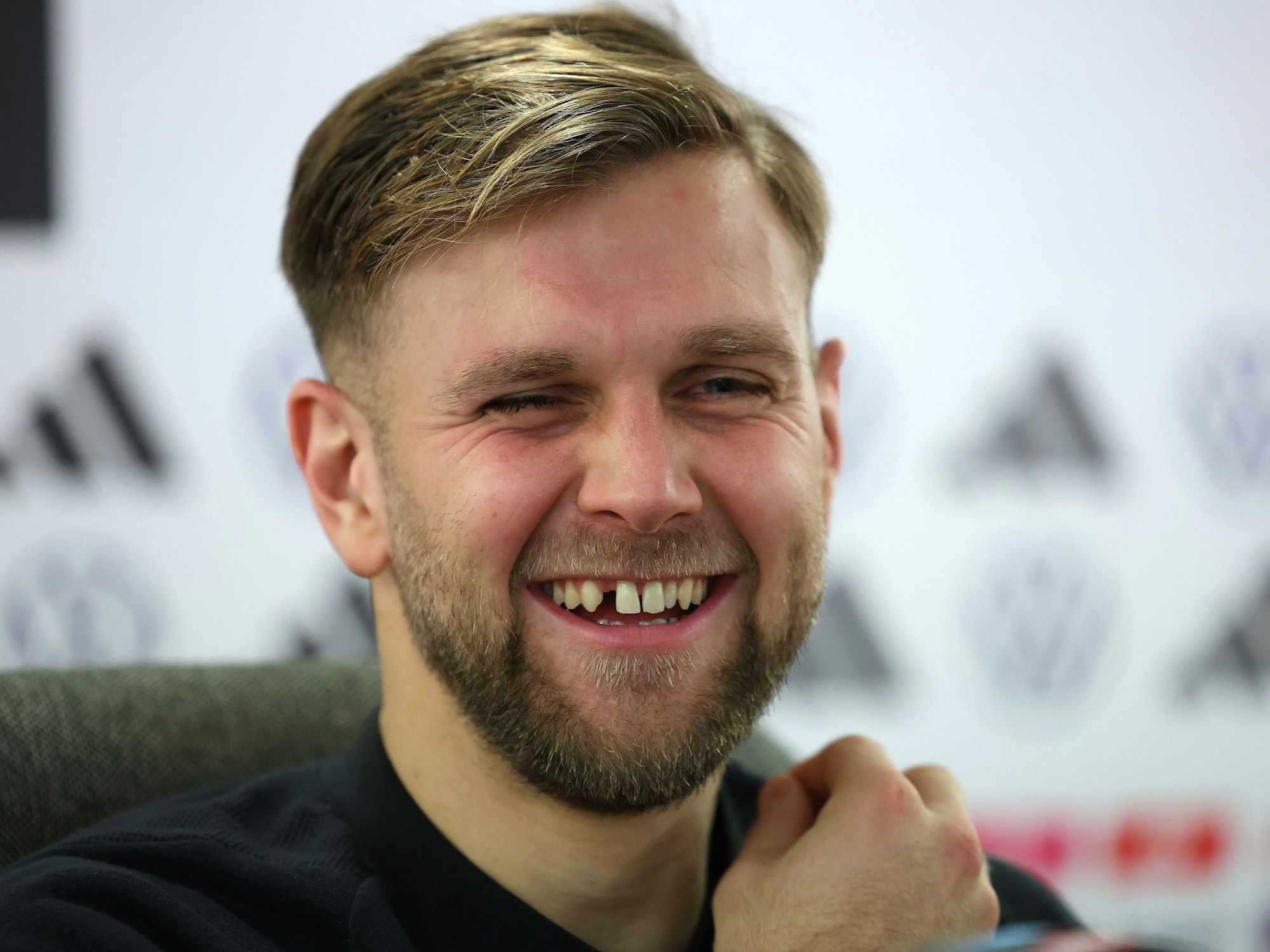 Deutschlands Stürmer Niclas Füllkrug bei der Pressekonferenz.