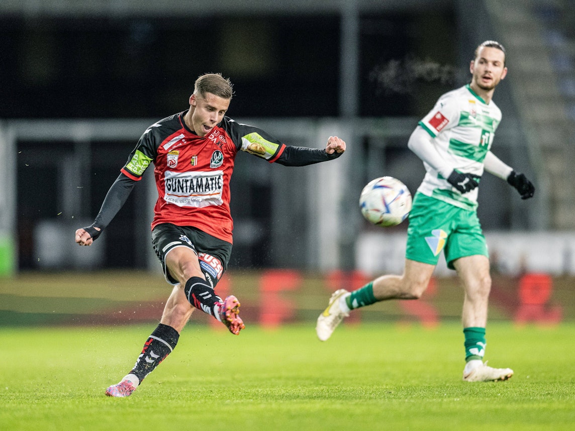 Michael Martin spielt für den SV Ried gegen die WSG Tirol.