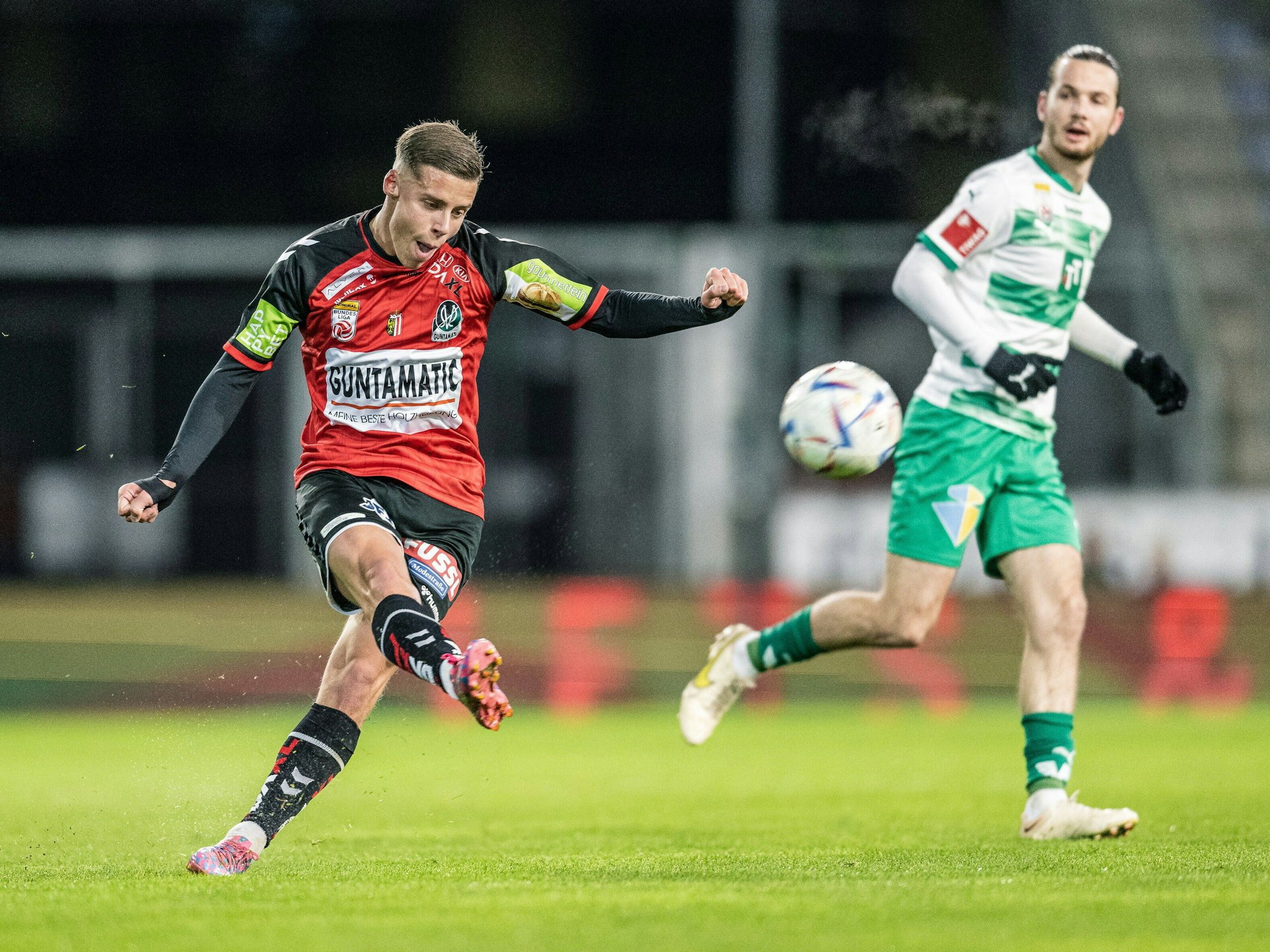 Michael Martin spielt für den SV Ried gegen die WSG Tirol.